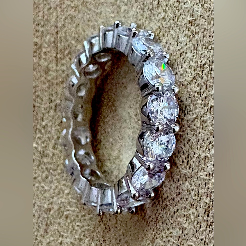 Elegant Silver Women's Ring